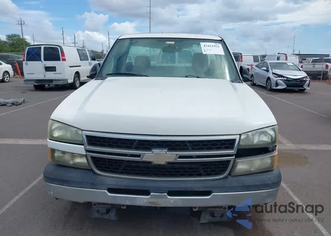 2007 Chevrolet Silverado 1500 Classic Work Truck z USA, uszkodzony, nr VIN 3GCEC14X07G197980